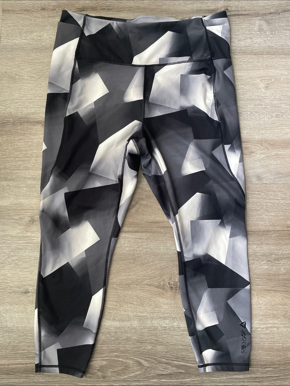 Reebok geometric 7/8 leggings size XXL